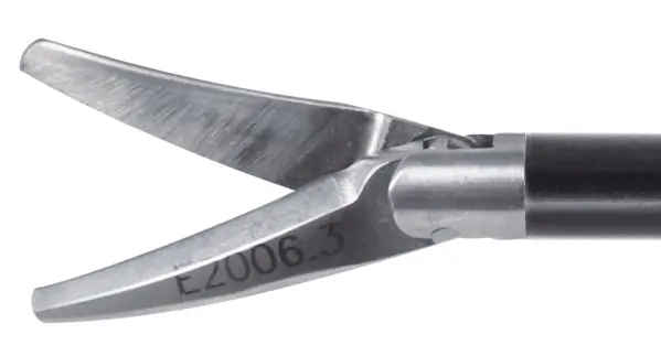 Scissor curved. Head Length 13mm. Laparoscopic surgical instruments.