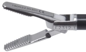 E2312.1 
Insulated rotating Grasping forceps with tooth
15mm Bipolar double action
(Head length 15mm)